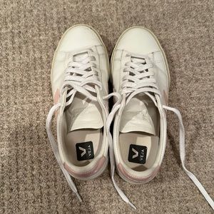 Veja, size 7, color pink and white